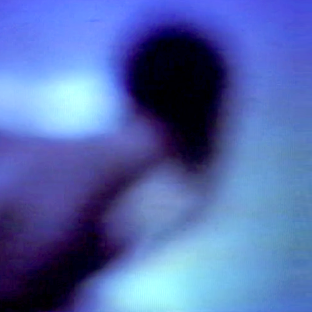 Je t'écris à la lumière de mon cul posé sur la télé - I write to you with the light of my ass on the TV